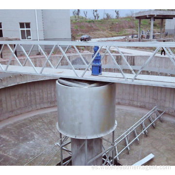 Raspador de lodo de tracción central suspendido